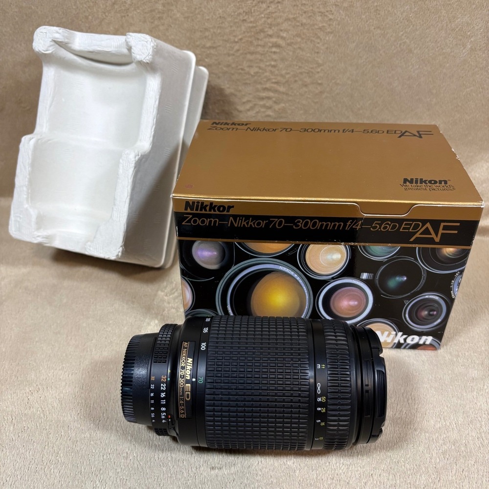 Nikon Zoom-Nikkor 70-300mm f/4-5.6D EDAF Telephoto Lense CIB